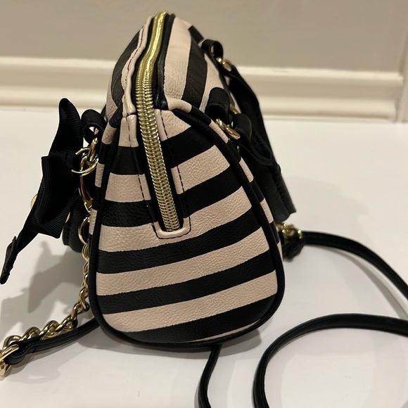 Betsey Johnson Tophandle Striped Black and Tan  Minibag Crossbody - Picture 6 of 9